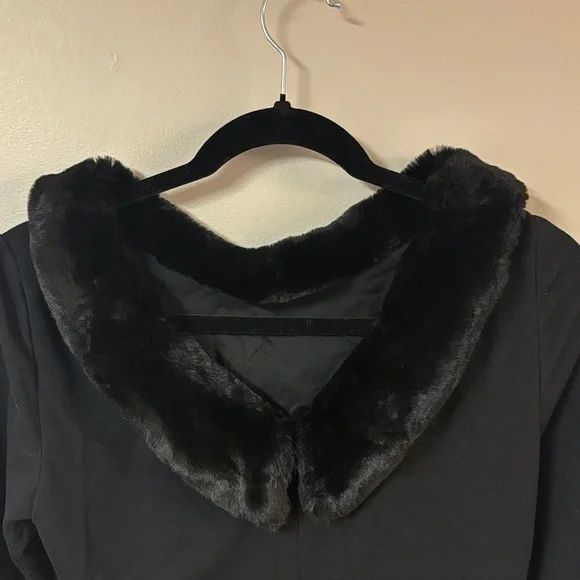 Ralph Lauren Black Elegant Long Sleeve Dress with Luxe Faux Fur Collar - Picture 6 of 9